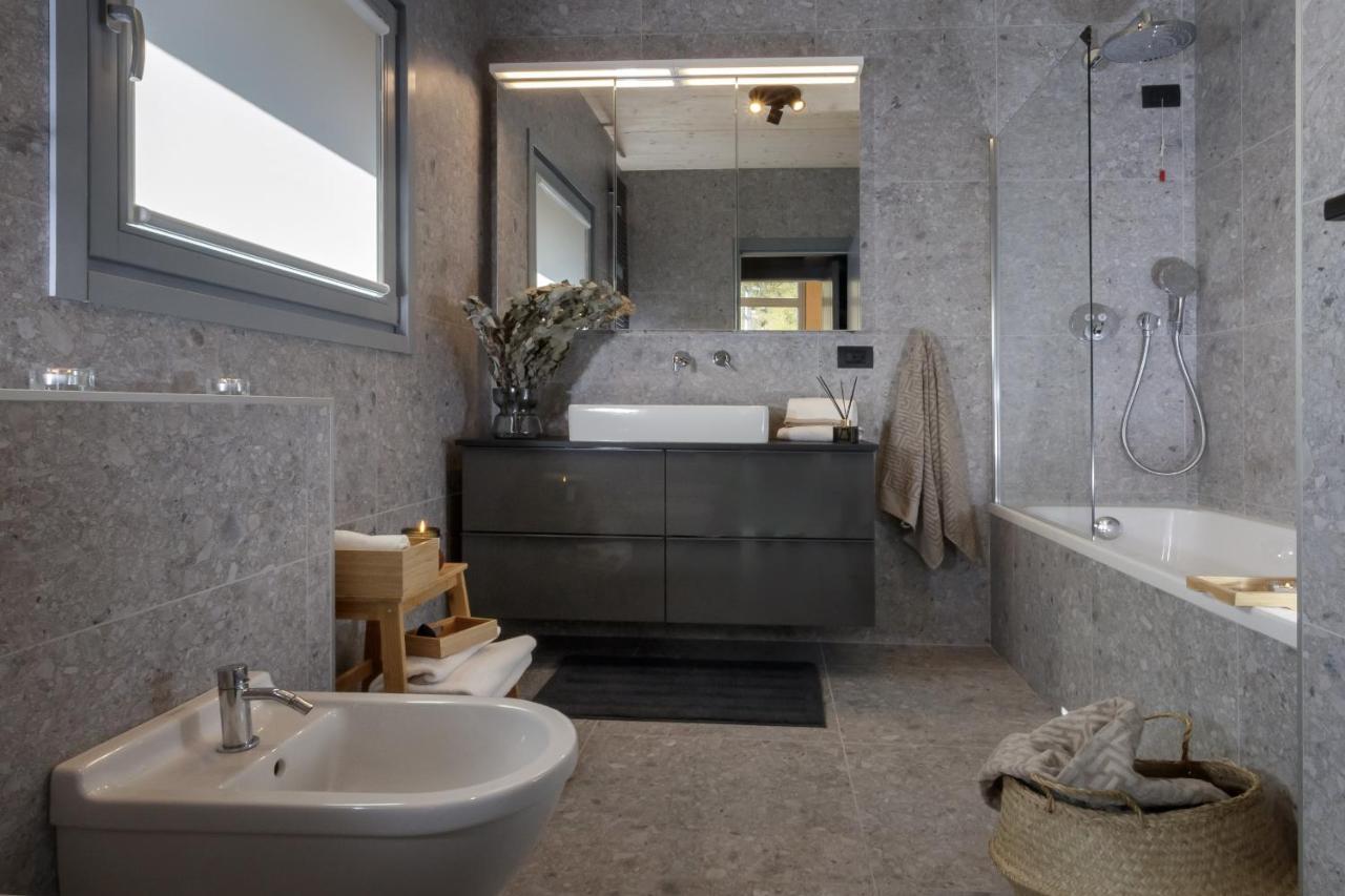 Hellochalet - Chalet Northern Lights - Family Ski Chalet With Garden Walking Distance Lift Valtournenche Bagian luar foto