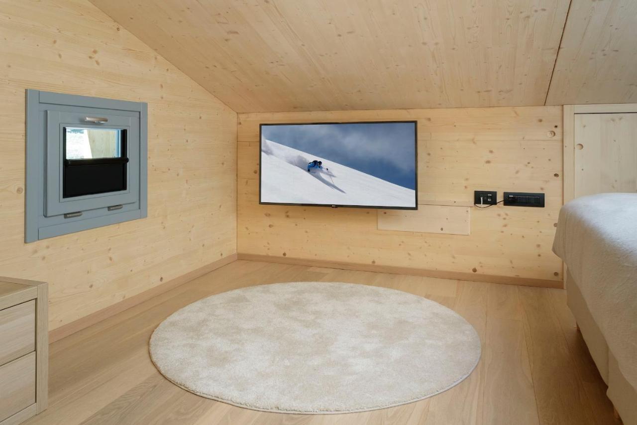 Hellochalet - Chalet Northern Lights - Family Ski Chalet With Garden Walking Distance Lift Valtournenche Bagian luar foto
